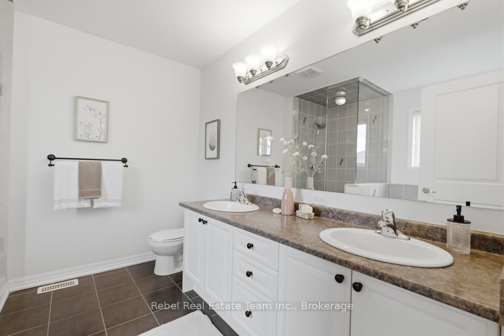 Photo 30 of 1849 Silverstone Crescent, Oshawa, Samac — HOMEH