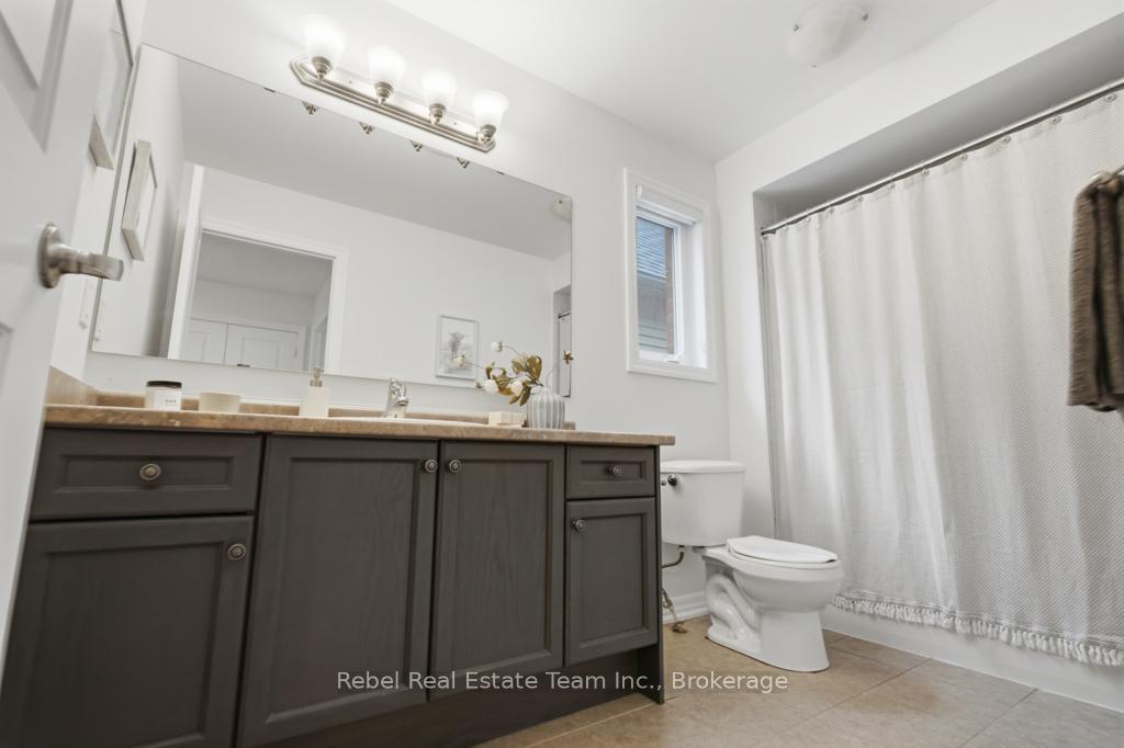 Photo 36 of 1849 Silverstone Crescent, Oshawa, Samac — HOMEH