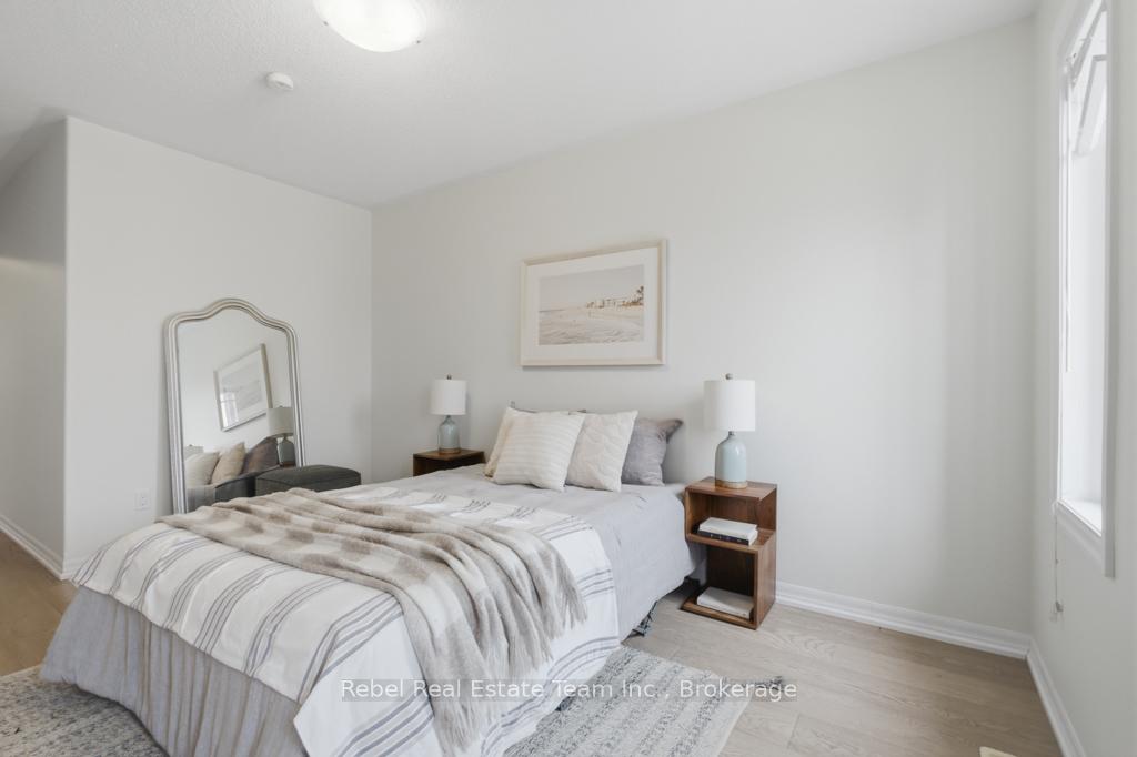 Photo 38 of 1849 Silverstone Crescent, Oshawa, Samac — HOMEH