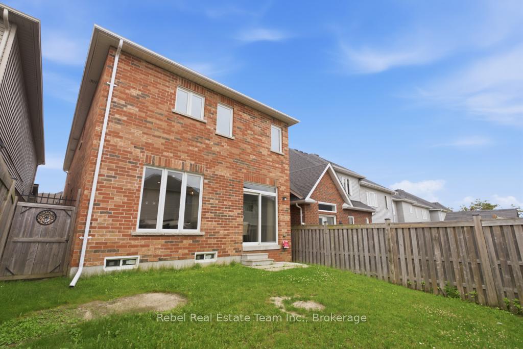 Photo 44 of 1849 Silverstone Crescent, Oshawa, Samac — HOMEH