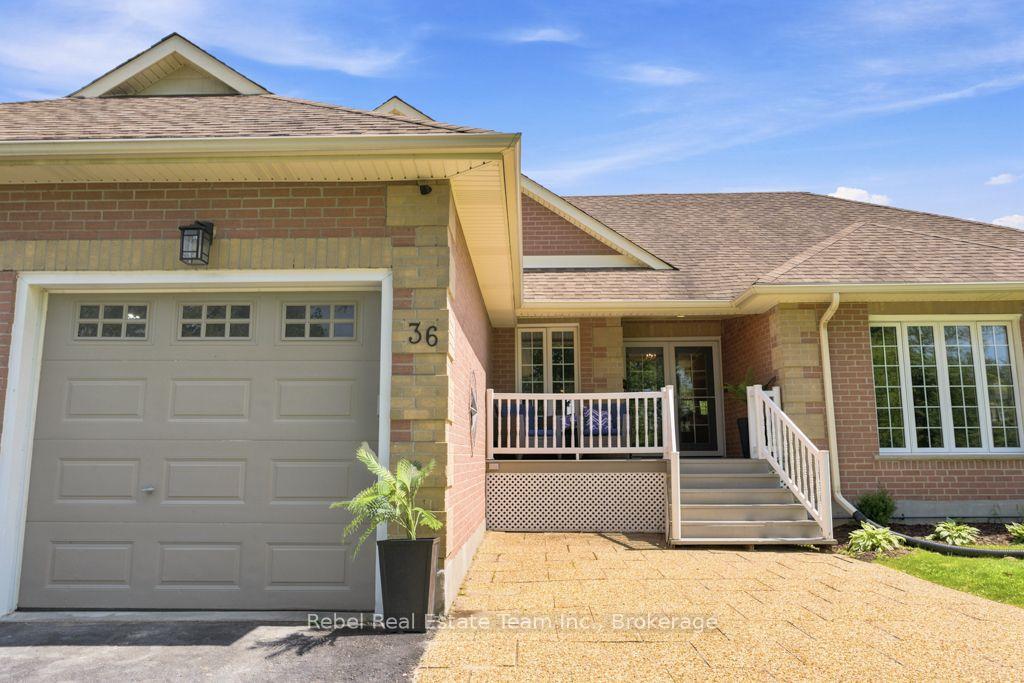 Photo 4 of 36 Valley View Drive, Cavan Monaghan, Cavan Twp — HOMEH