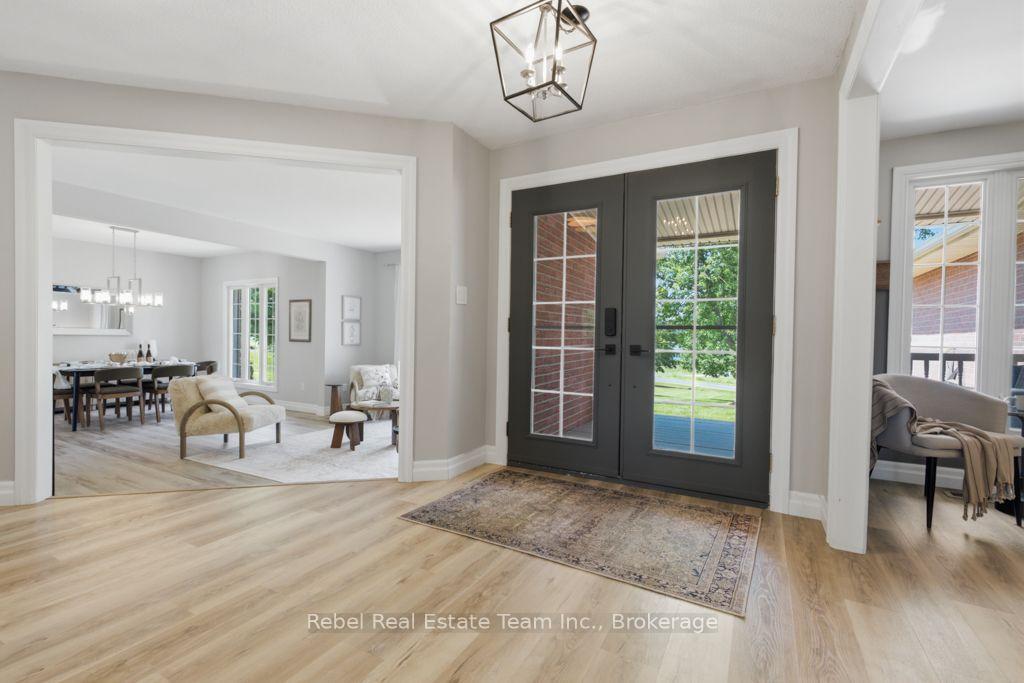 Photo 5 of 36 Valley View Drive, Cavan Monaghan, Cavan Twp — HOMEH