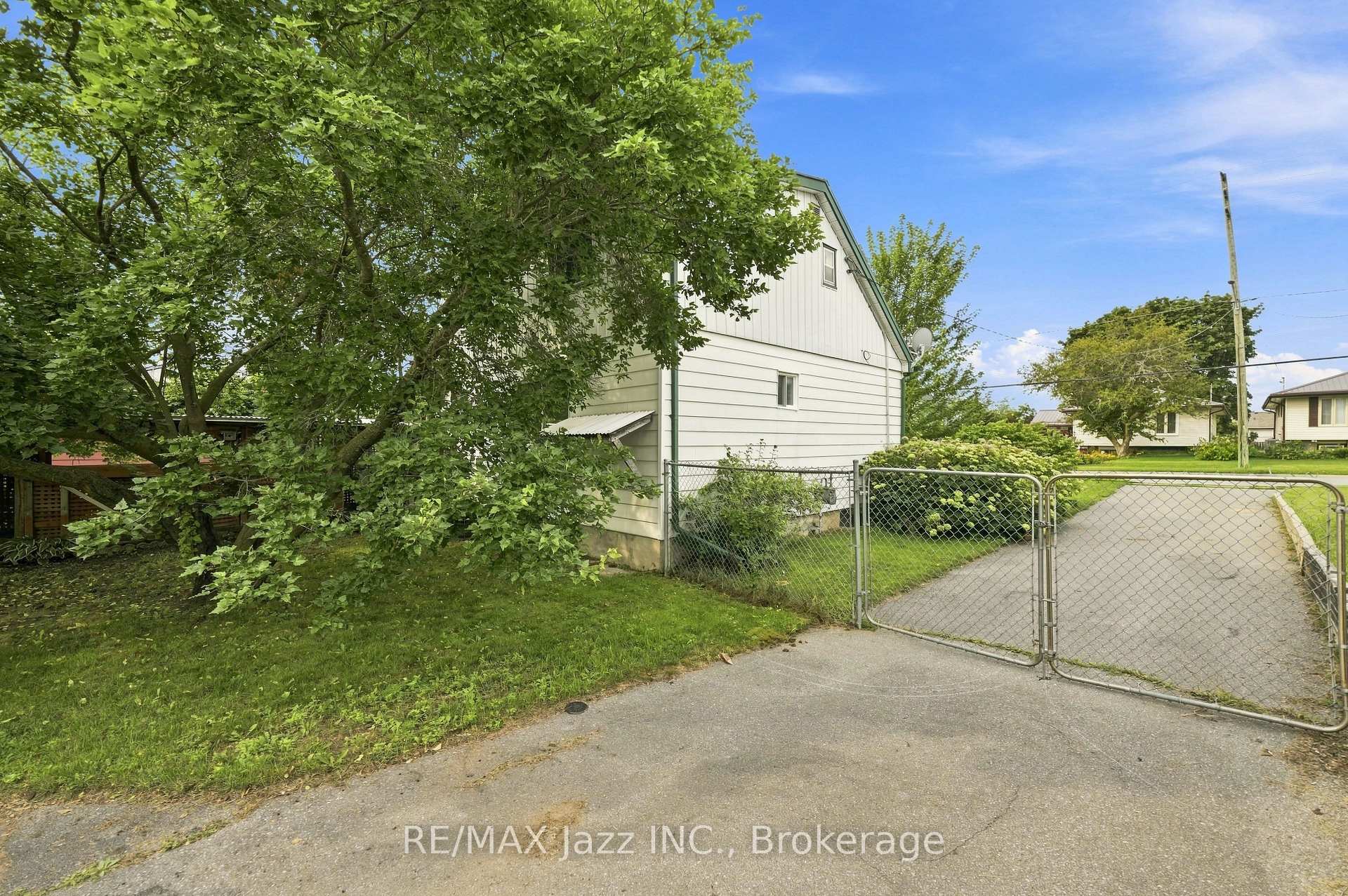 Photo 27 of 119 West Street W, Belleville, Belleville Ward — HOMEH