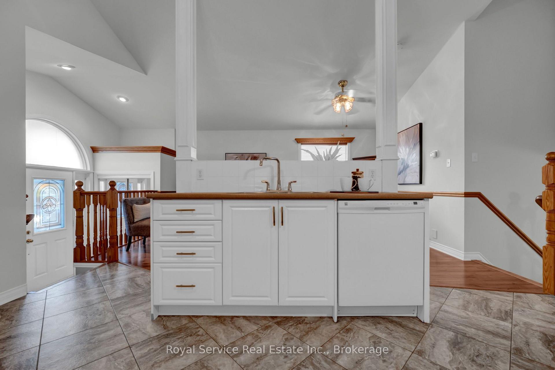 Photo 8 of 33 Mallory Street, Clarington, Courtice — HOMEH