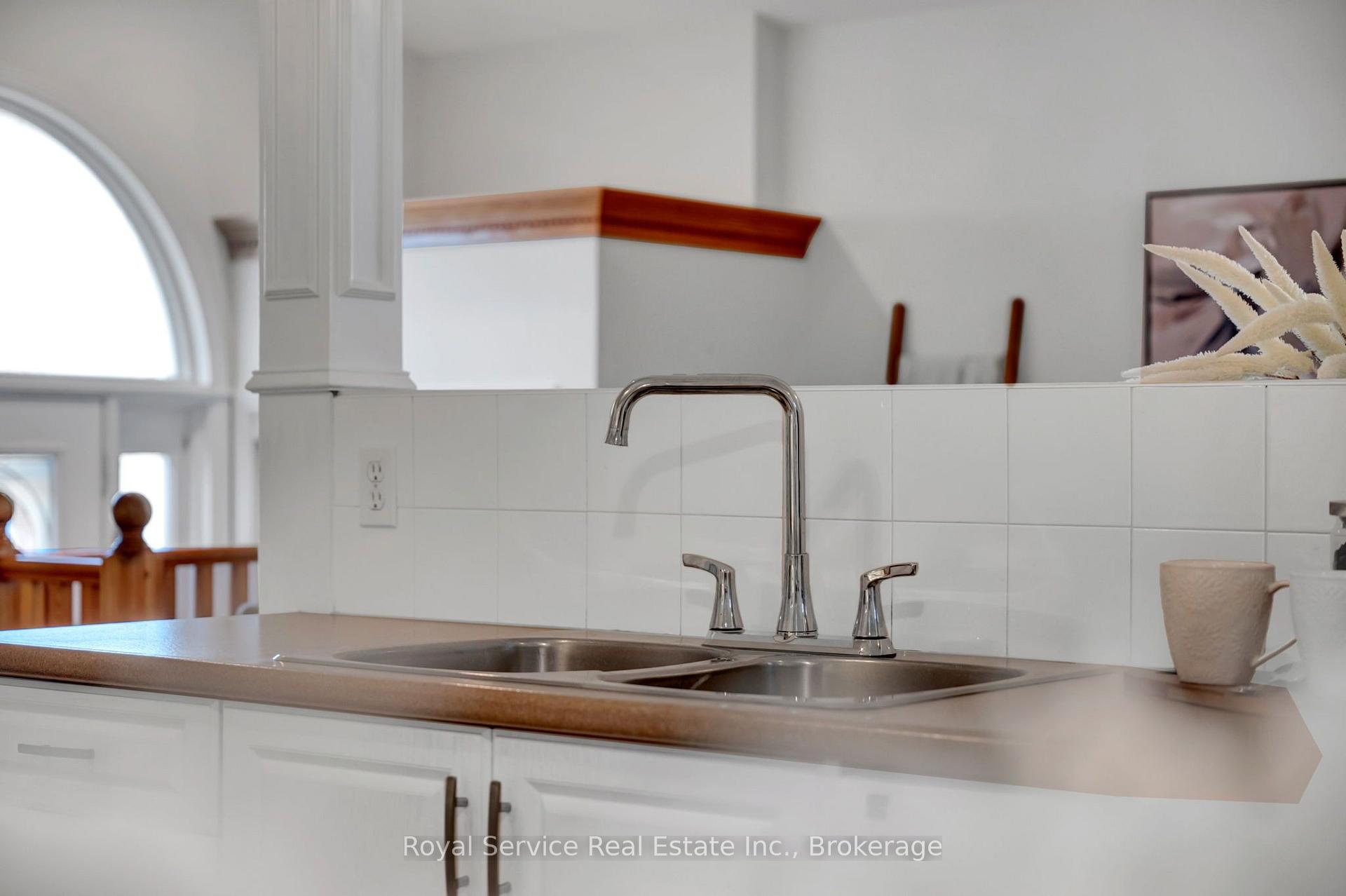 Photo 9 of 33 Mallory Street, Clarington, Courtice — HOMEH
