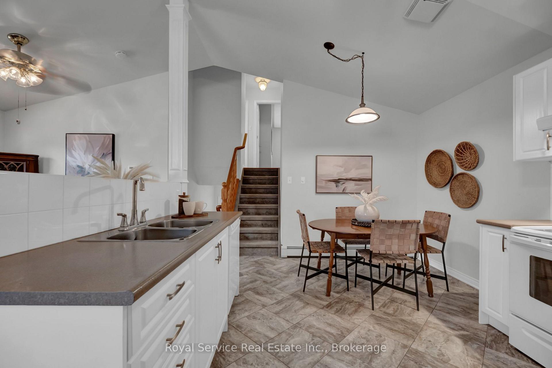 Photo 11 of 33 Mallory Street, Clarington, Courtice — HOMEH