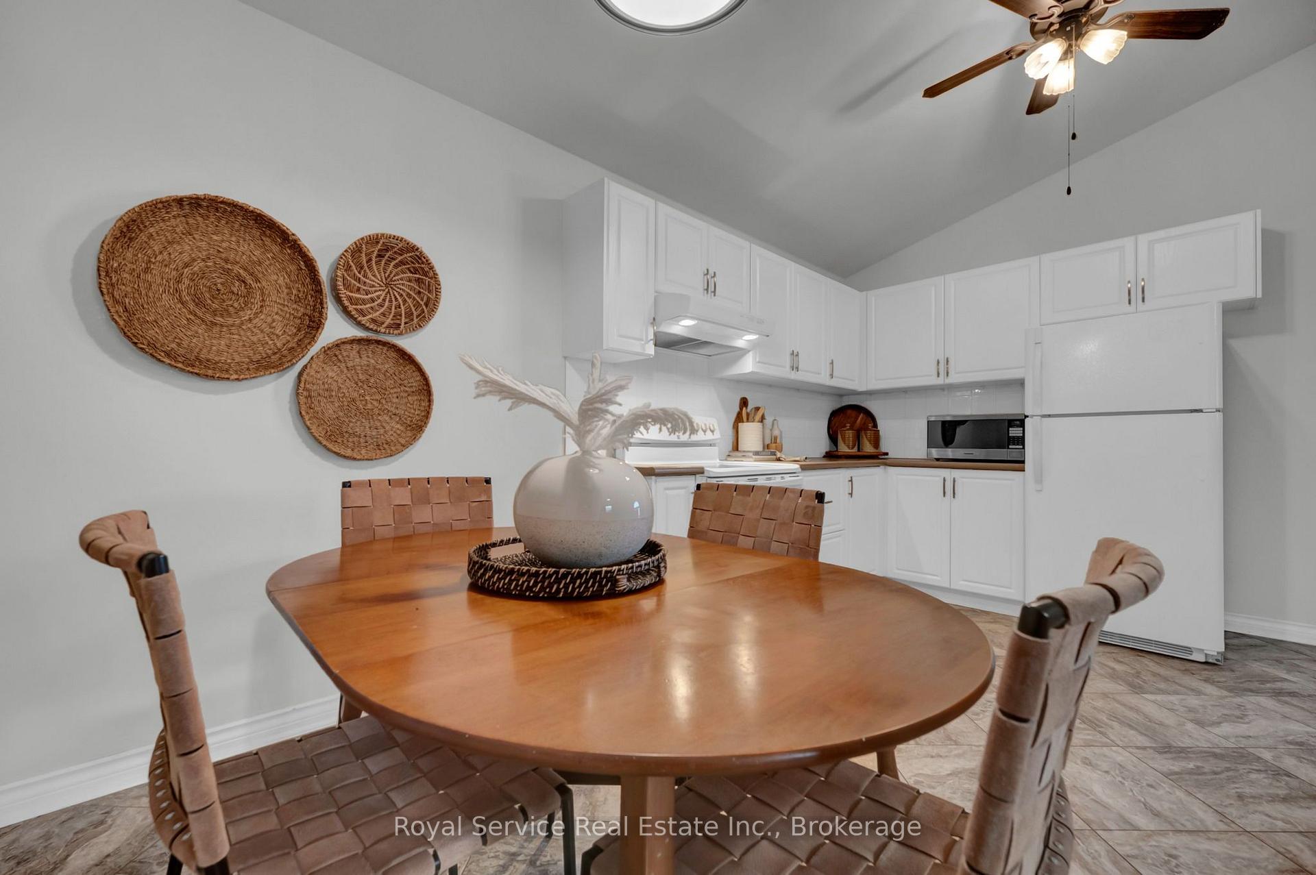 Photo 16 of 33 Mallory Street, Clarington, Courtice — HOMEH