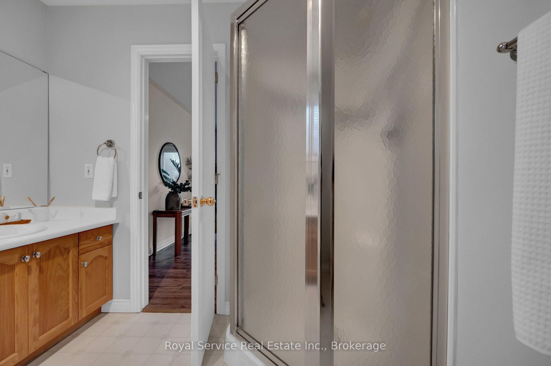 Photo 19 of 33 Mallory Street, Clarington, Courtice — HOMEH