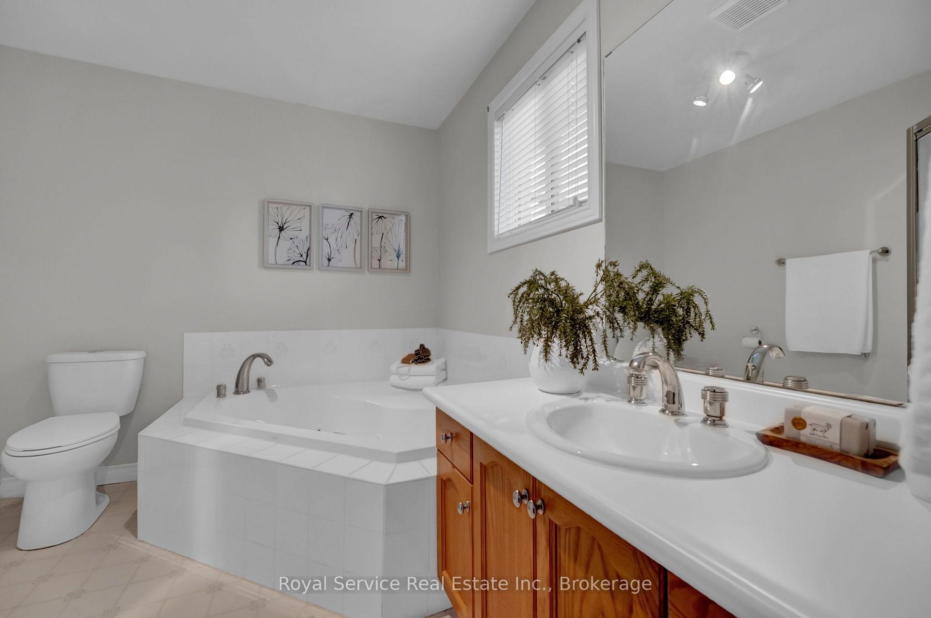Photo 20 of 33 Mallory Street, Clarington, Courtice — HOMEH