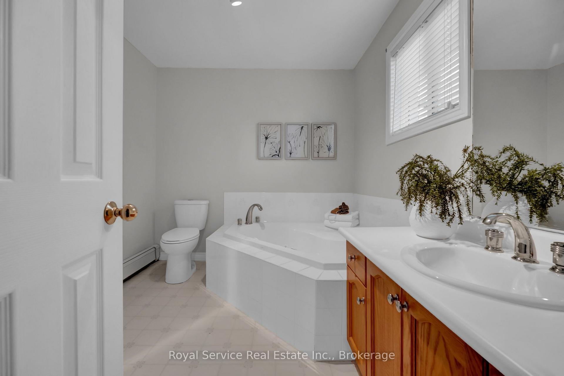 Photo 21 of 33 Mallory Street, Clarington, Courtice — HOMEH