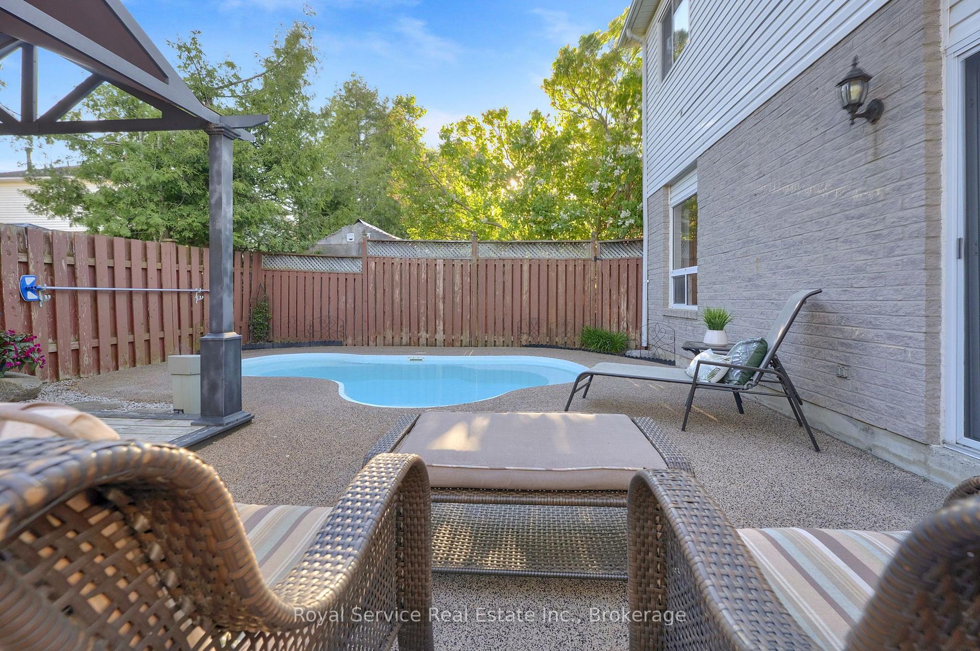 Photo 43 of 33 Mallory Street, Clarington, Courtice — HOMEH