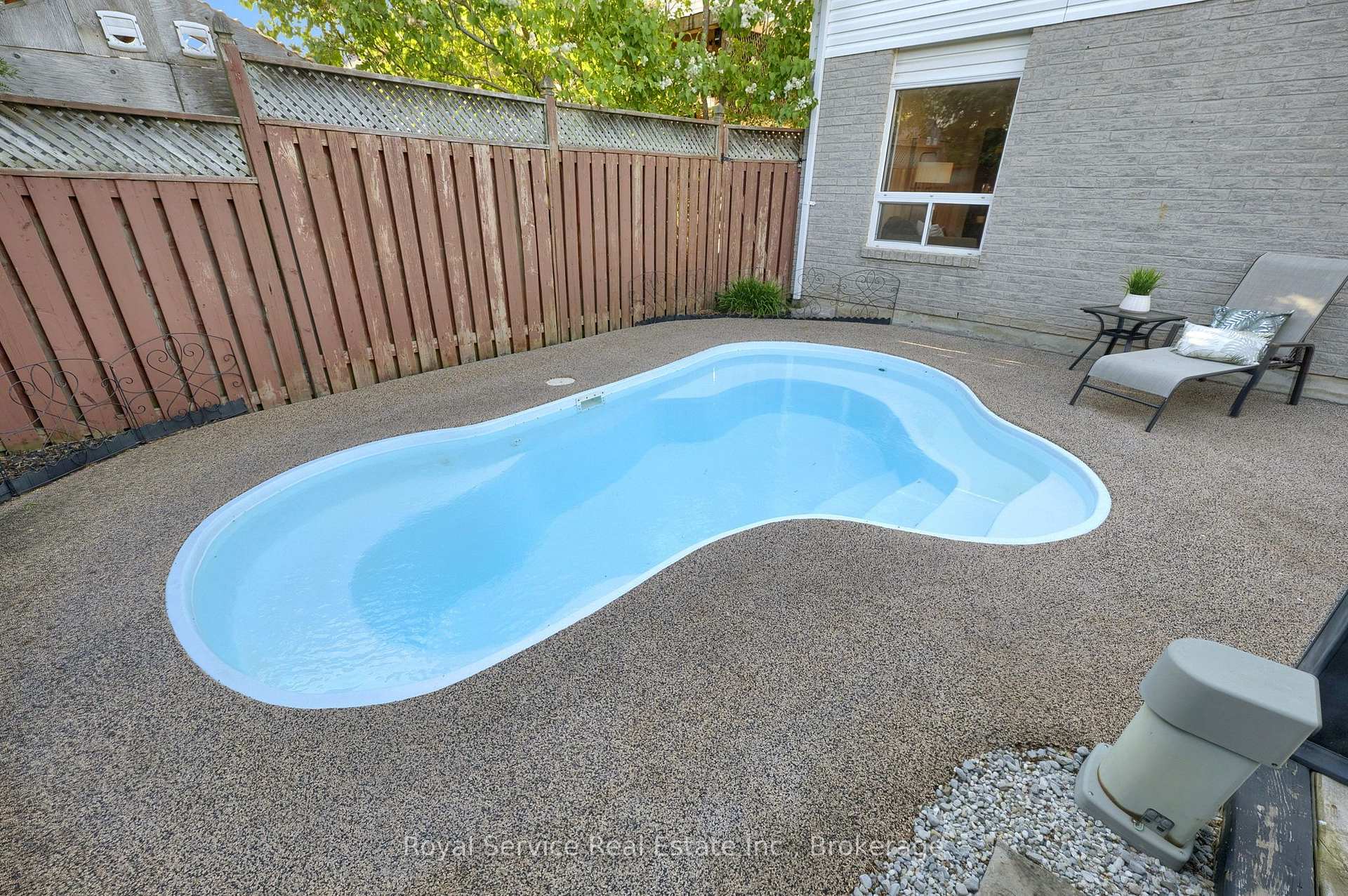 Photo 45 of 33 Mallory Street, Clarington, Courtice — HOMEH