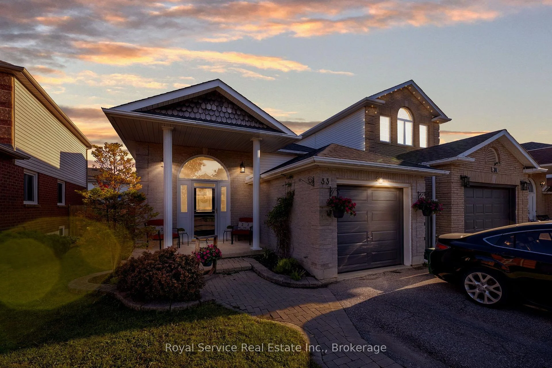 Photo 3 of 33 Mallory Street, Clarington, Courtice — HOMEH
