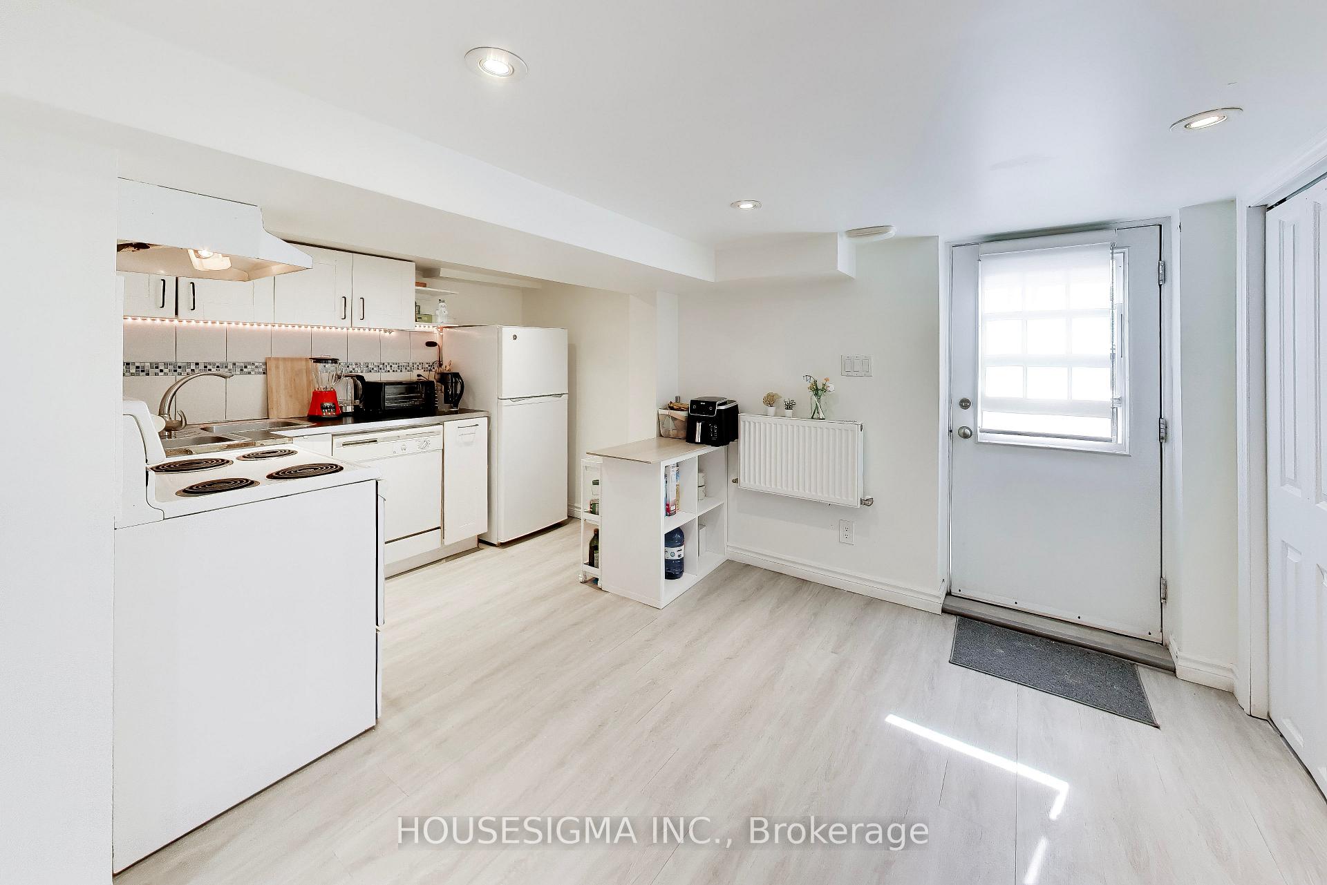Photo 4 of Unit Basement, 152 Linsmore Crescent, Toronto, Danforth Village-East York — HOMEH