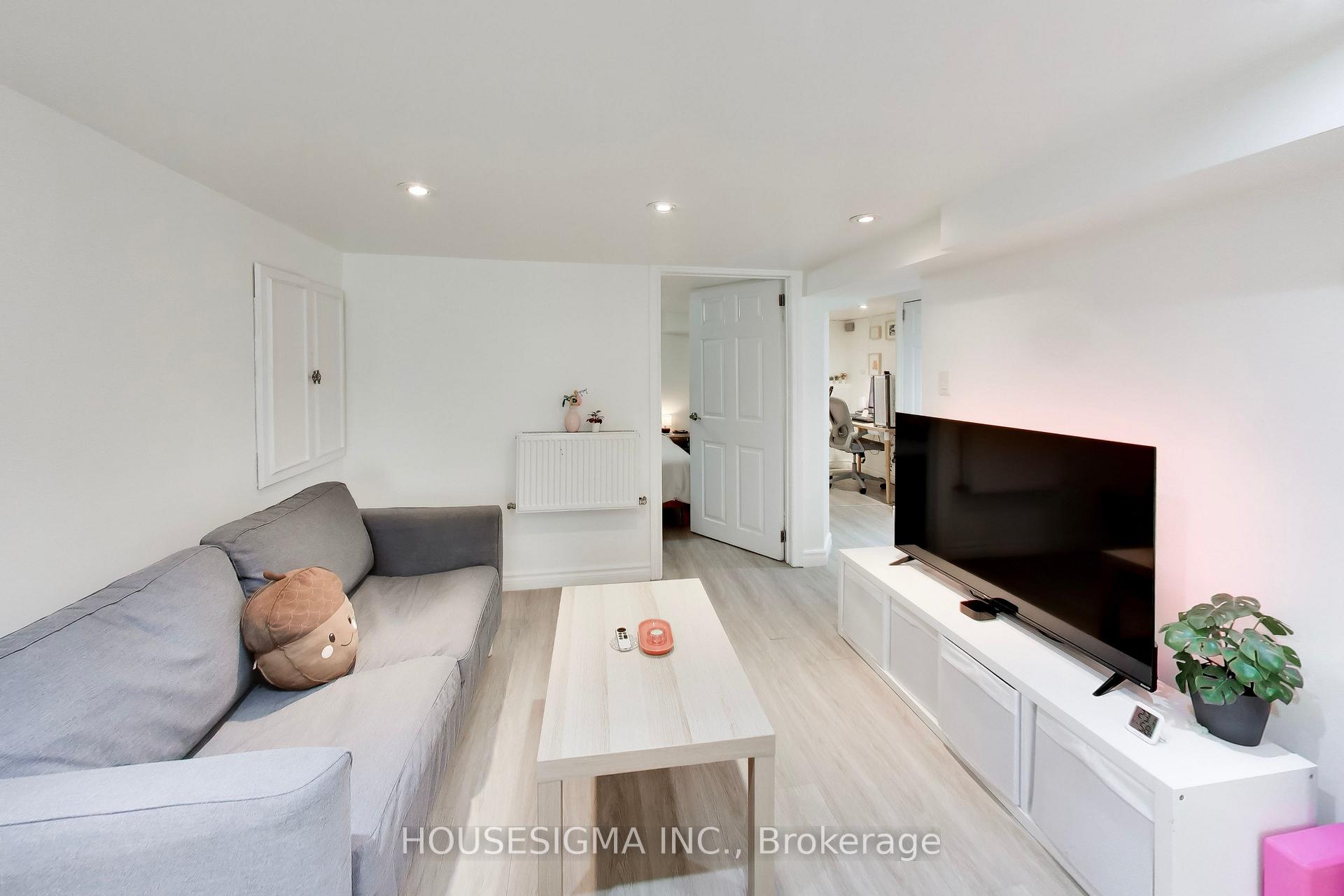 Photo 8 of Unit Basement, 152 Linsmore Crescent, Toronto, Danforth Village-East York — HOMEH