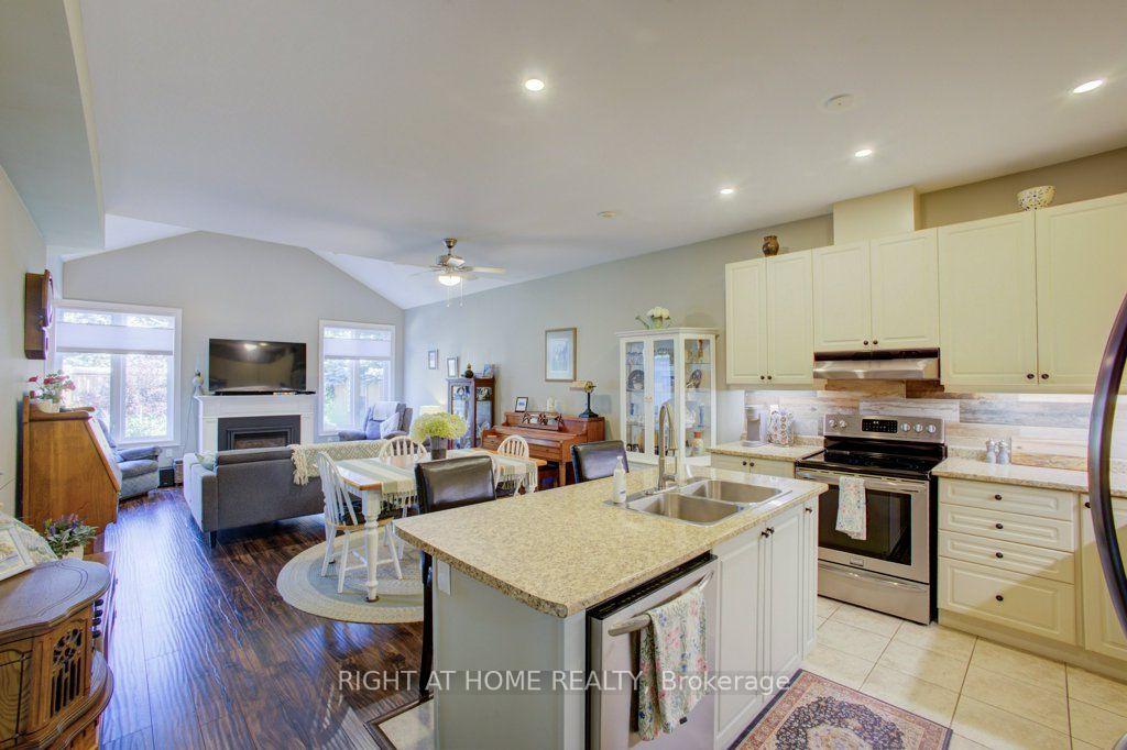 Photo 2 of 51 Wally Drive, Wasaga Beach — HOMEH