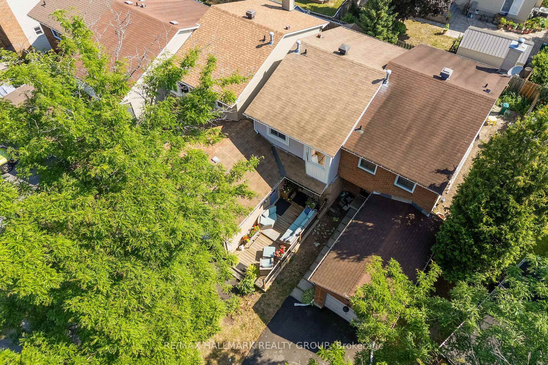 Photo 3 of 1446 Deavy Way, Ottawa, Bilberry Creek/Queenswood Heights — HOMEH