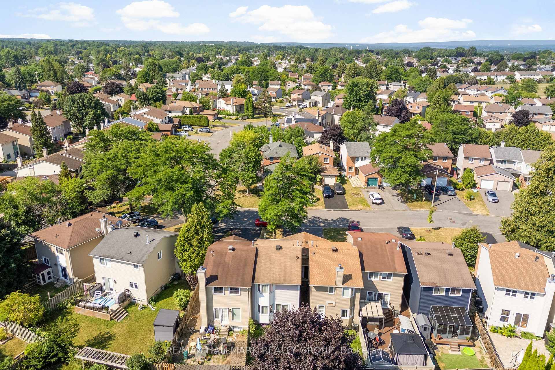 Photo 6 of 1446 Deavy Way, Ottawa, Bilberry Creek/Queenswood Heights — HOMEH