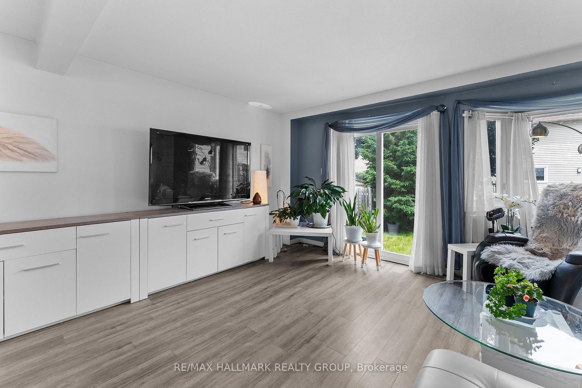 Photo 18 of 1446 Deavy Way, Ottawa, Bilberry Creek/Queenswood Heights — HOMEH
