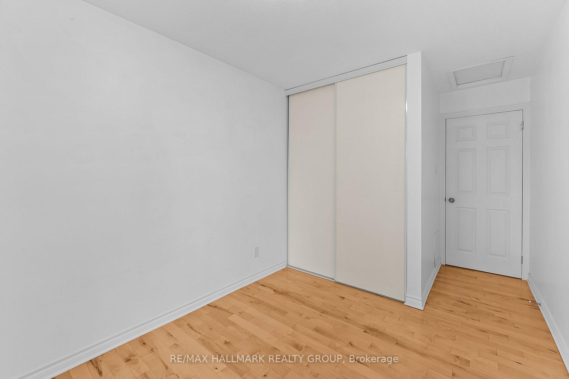 Photo 34 of 1446 Deavy Way, Ottawa, Bilberry Creek/Queenswood Heights — HOMEH