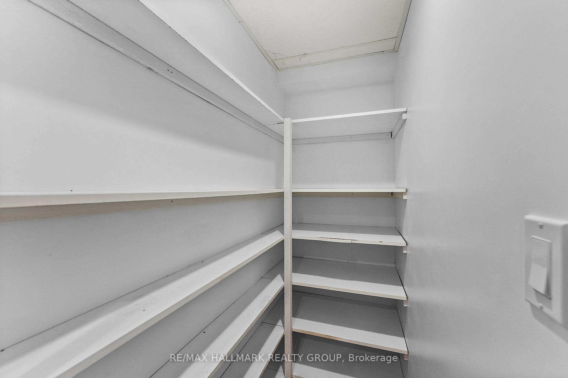 Photo 36 of 1446 Deavy Way, Ottawa, Bilberry Creek/Queenswood Heights — HOMEH