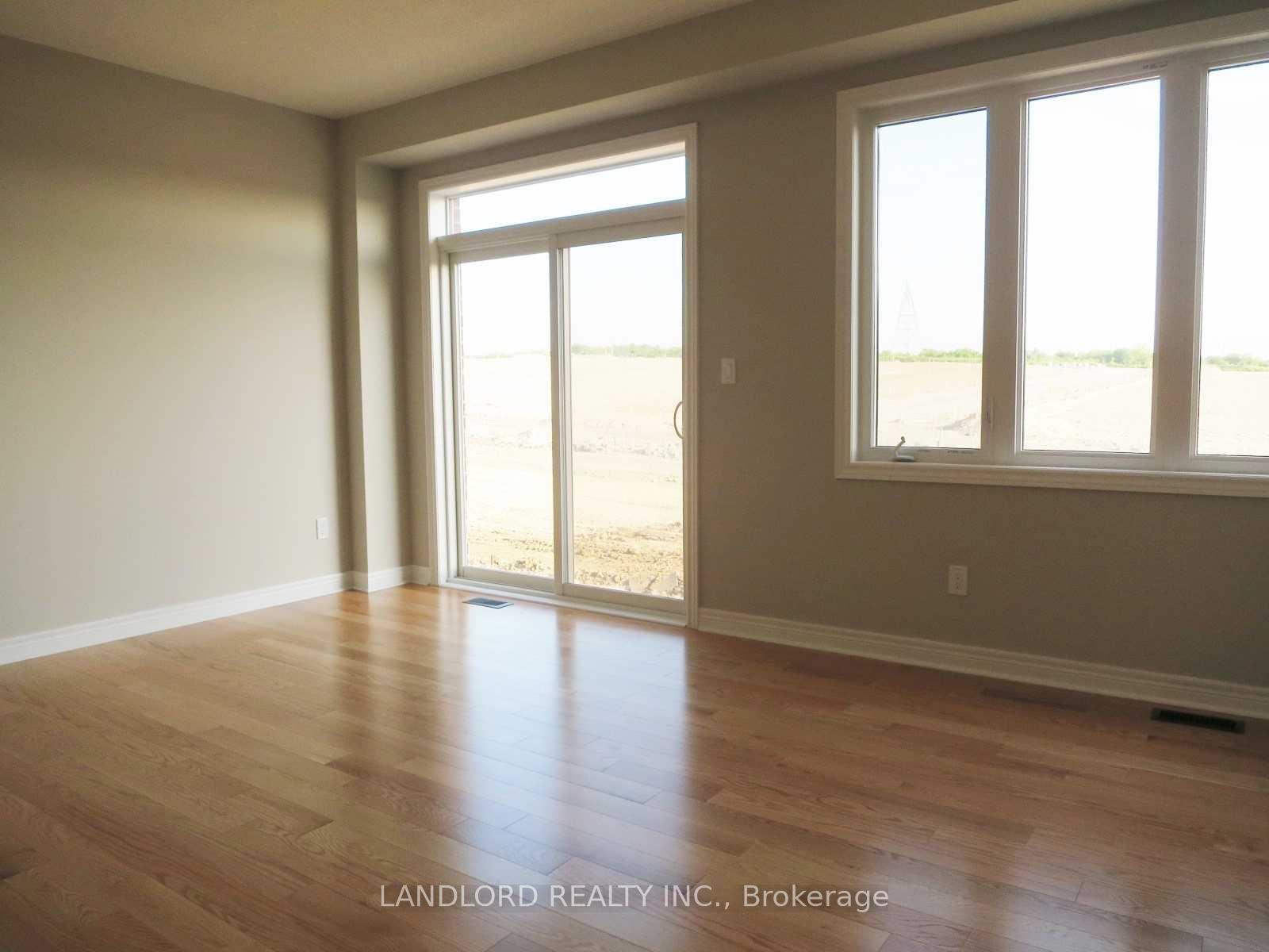 Photo 9 of 1189 Cactus Crescent, Pickering, Rural Pickering — HOMEH