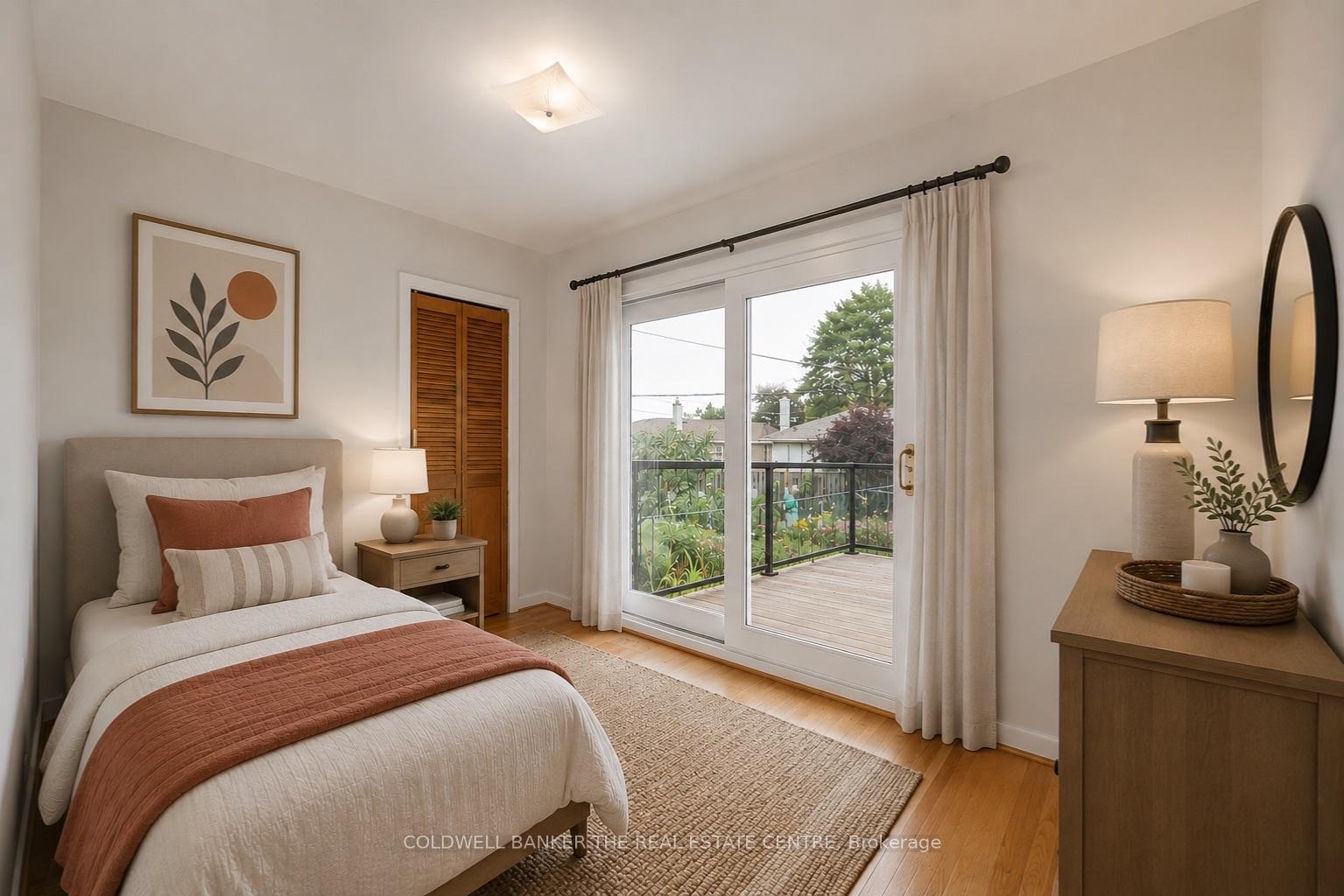 Photo 12 of 33 Danish Crescent, Etobicoke, Eringate-Centennial-West Deane — HOMEH
