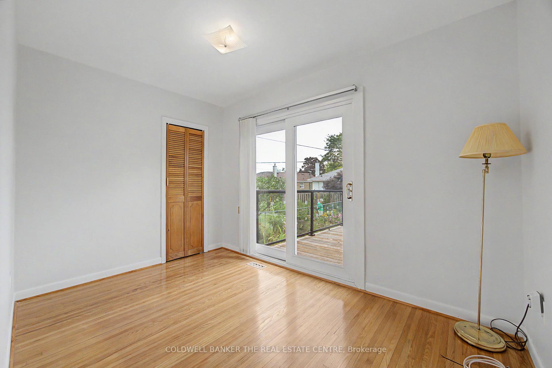 Photo 17 of 33 Danish Crescent, Etobicoke, Eringate-Centennial-West Deane — HOMEH