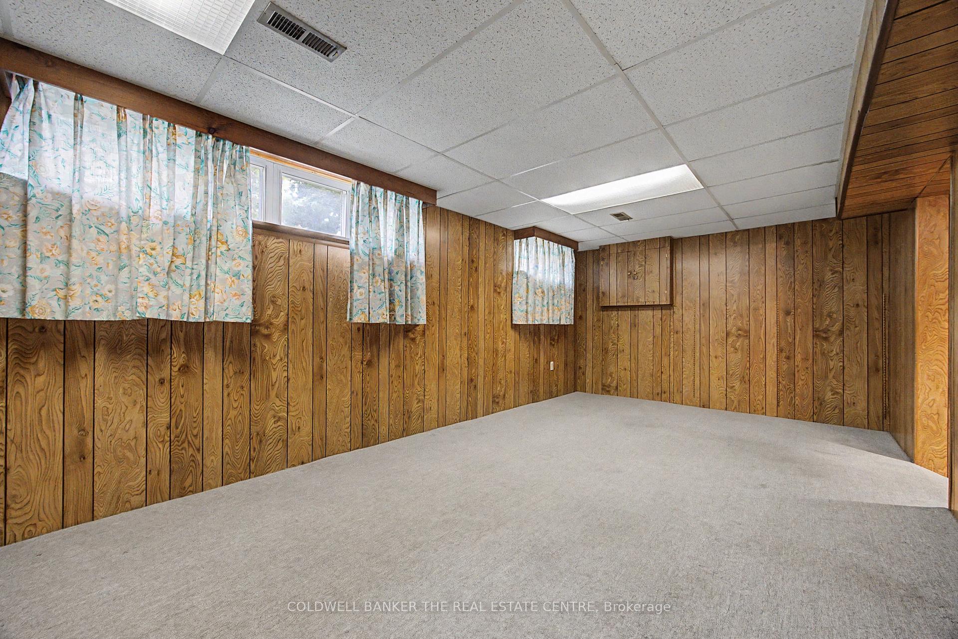 Photo 20 of 33 Danish Crescent, Etobicoke, Eringate-Centennial-West Deane — HOMEH