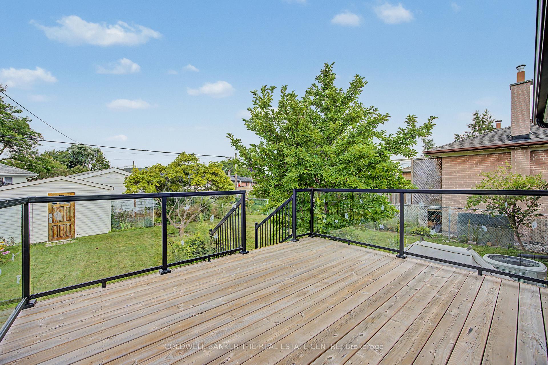 Photo 27 of 33 Danish Crescent, Etobicoke, Eringate-Centennial-West Deane — HOMEH