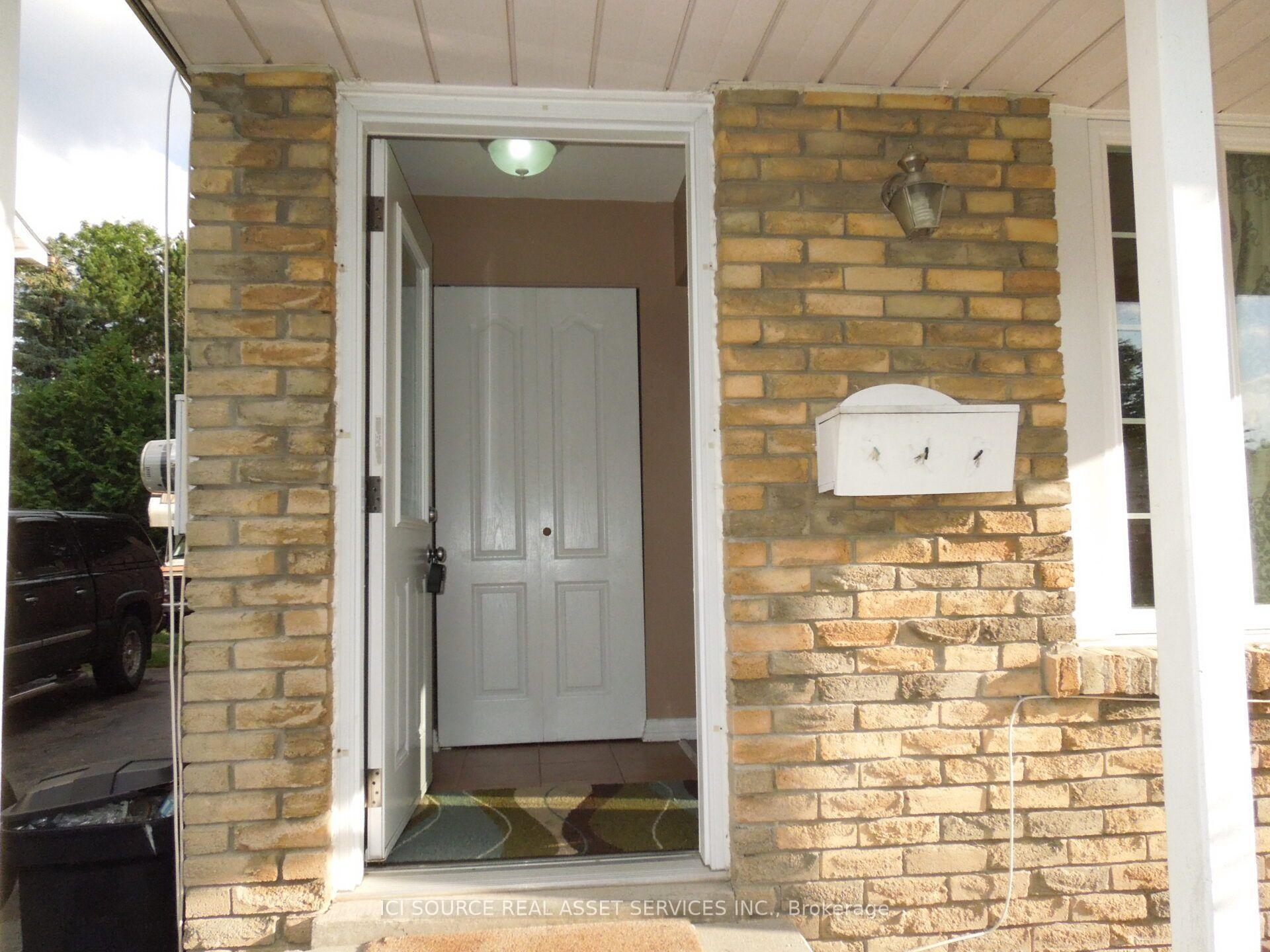 Photo 2 of 129 Ormond Drive, Oshawa, Samac — HOMEH