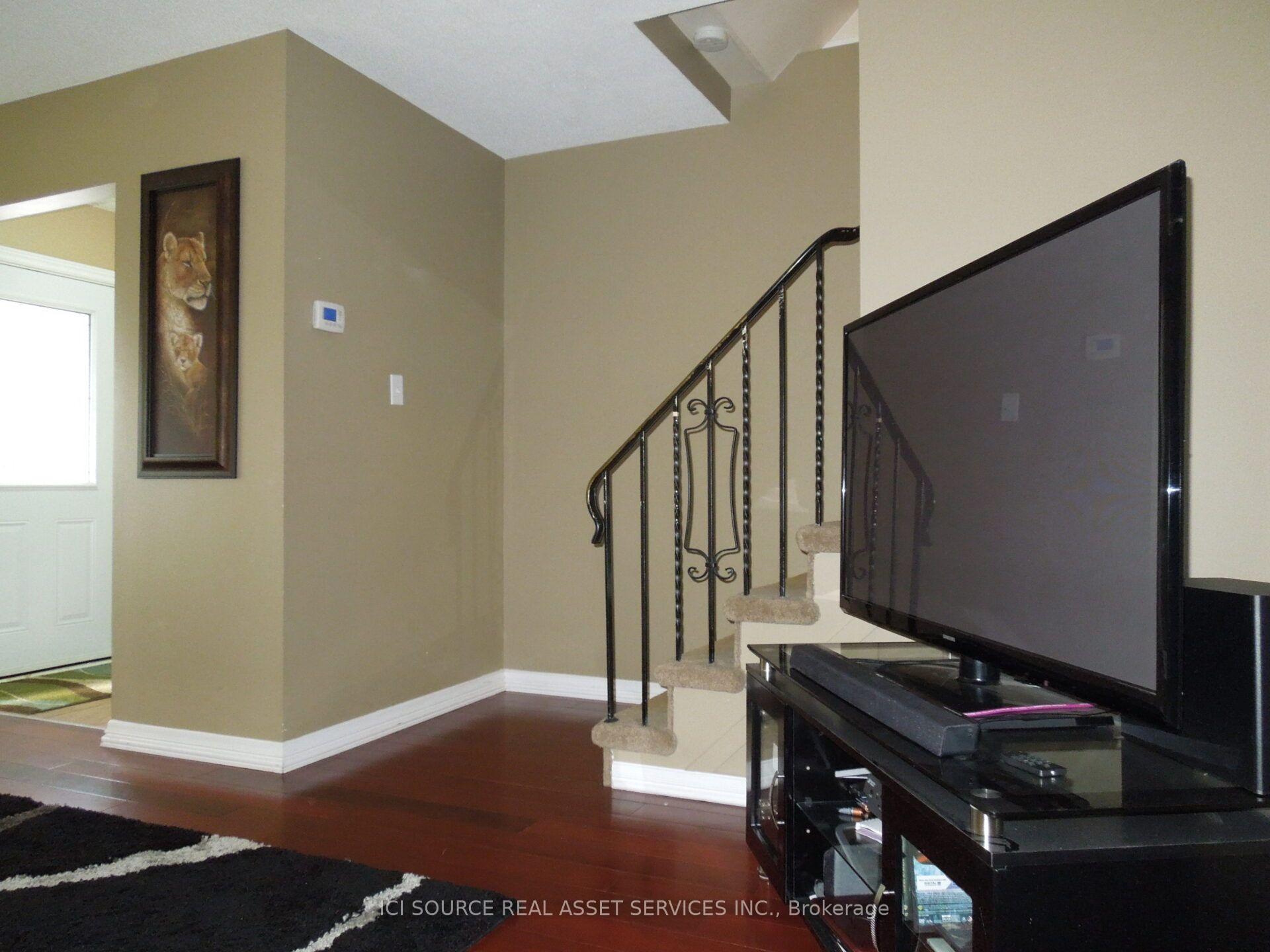 Photo 6 of 129 Ormond Drive, Oshawa, Samac — HOMEH