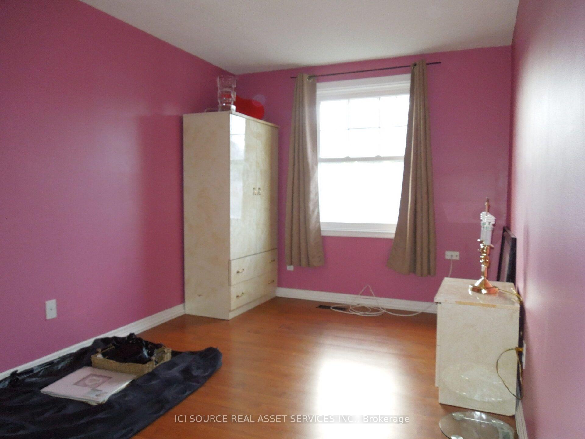 Photo 10 of 129 Ormond Drive, Oshawa, Samac — HOMEH