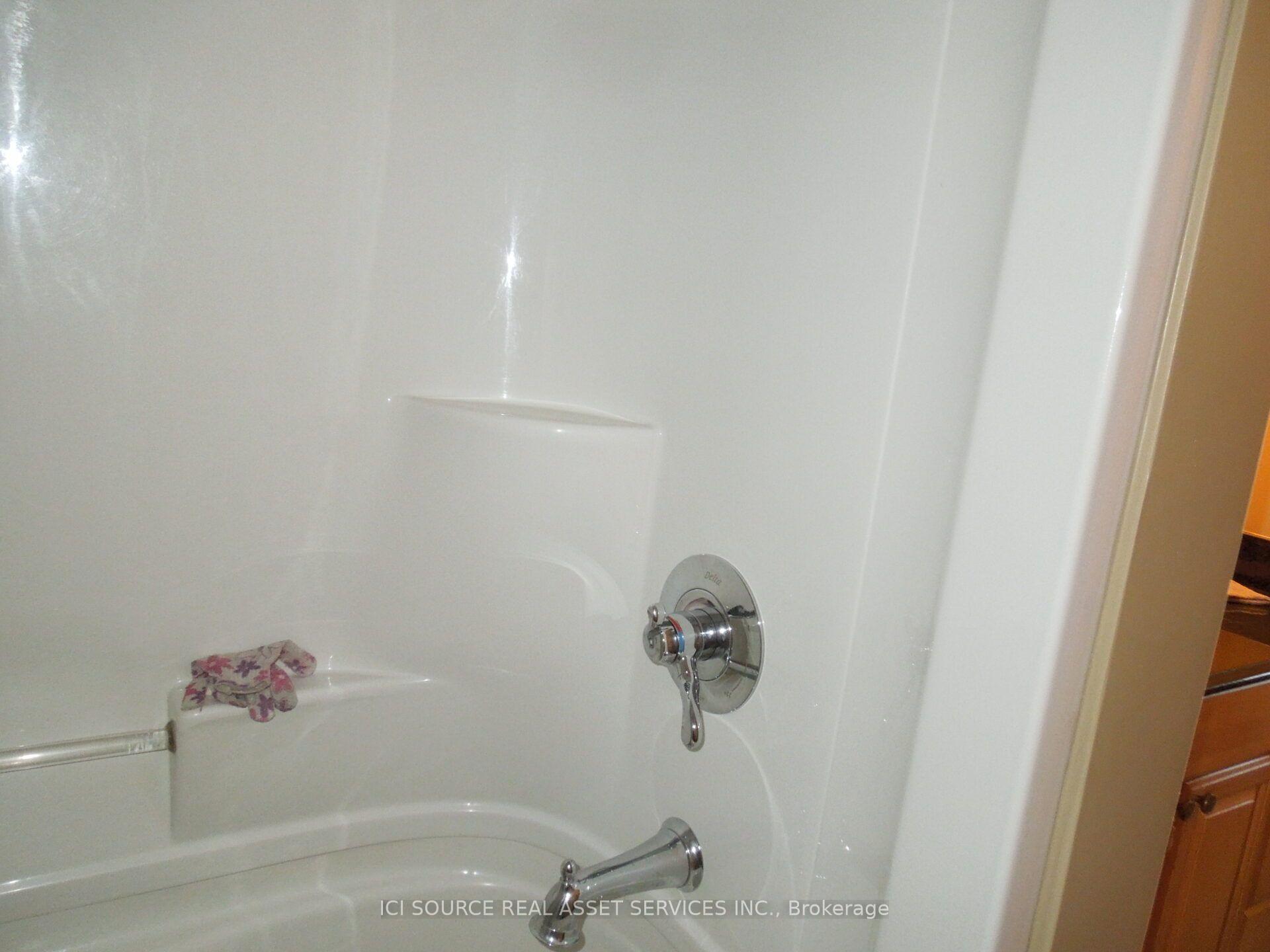 Photo 13 of 129 Ormond Drive, Oshawa, Samac — HOMEH