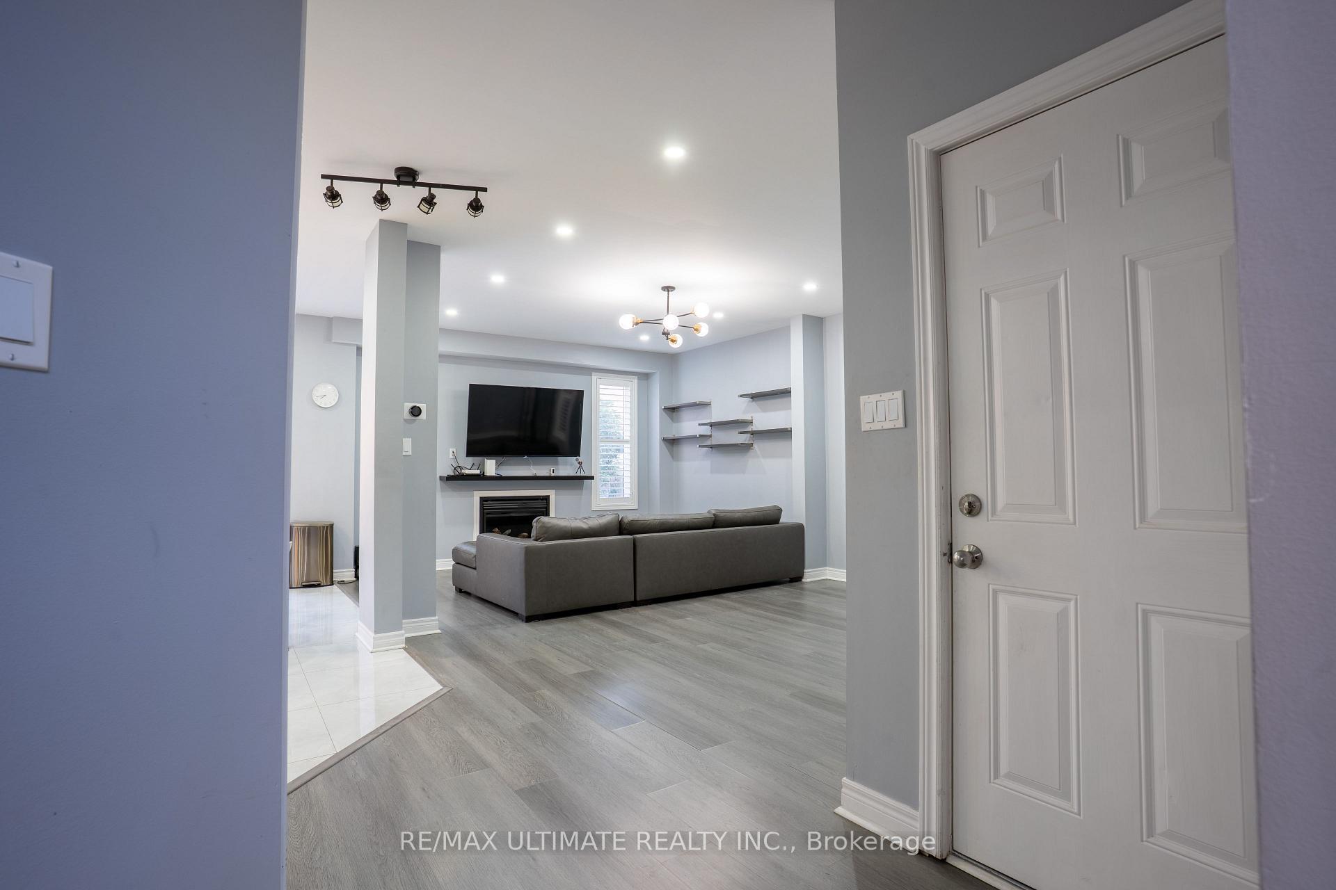 Photo 4 of 20 Keirstead Trail, Brampton, Sandringham-Wellington — HOMEH