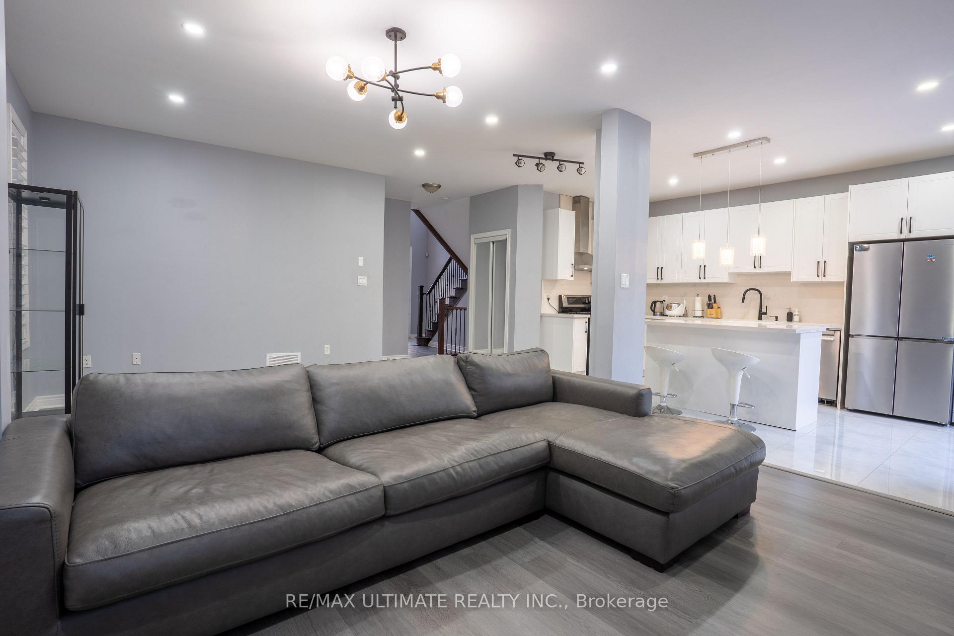 Photo 10 of 20 Keirstead Trail, Brampton, Sandringham-Wellington — HOMEH