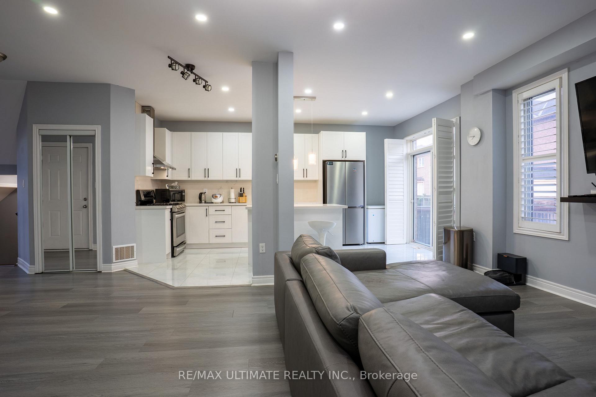 Photo 11 of 20 Keirstead Trail, Brampton, Sandringham-Wellington — HOMEH