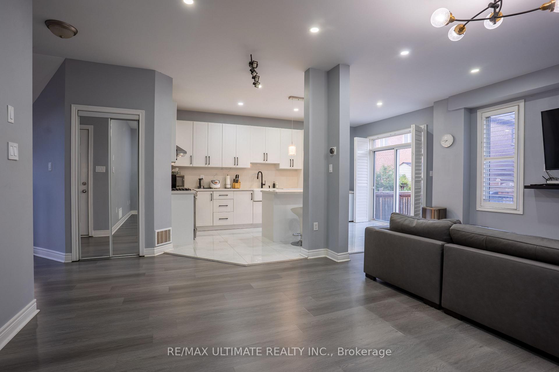 Photo 13 of 20 Keirstead Trail, Brampton, Sandringham-Wellington — HOMEH