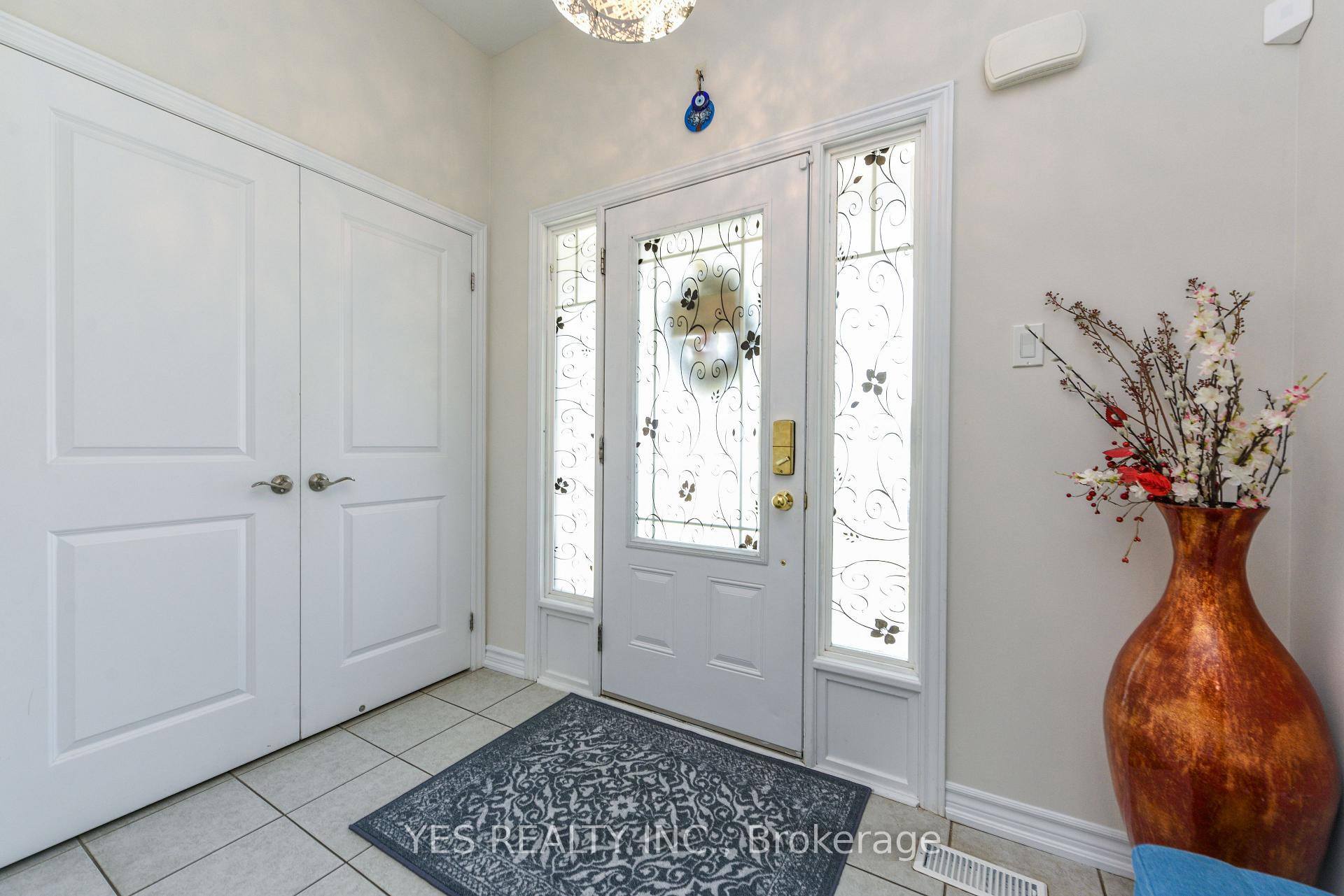 Photo 2 of 10 Masken Circle, Brampton, Northwest Brampton — HOMEH