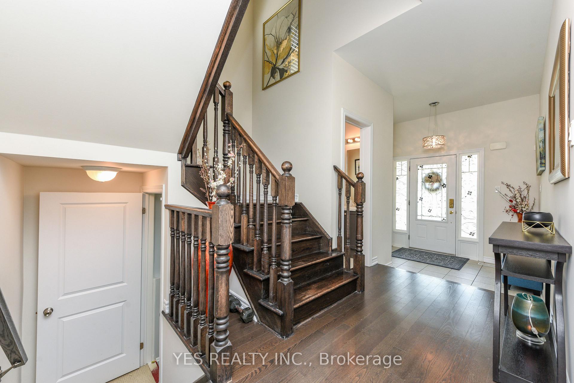 Photo 4 of 10 Masken Circle, Brampton, Northwest Brampton — HOMEH