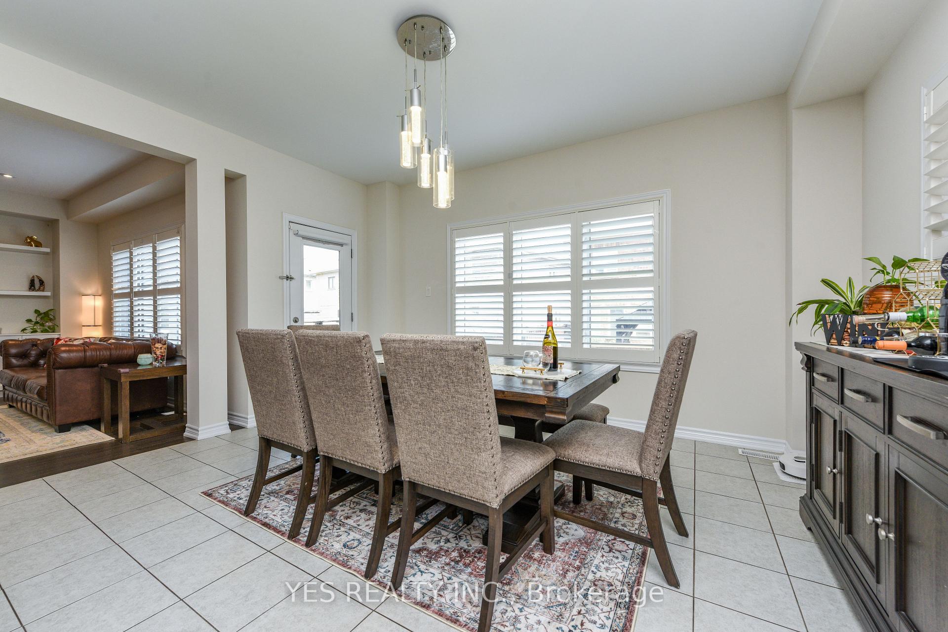 Photo 12 of 10 Masken Circle, Brampton, Northwest Brampton — HOMEH