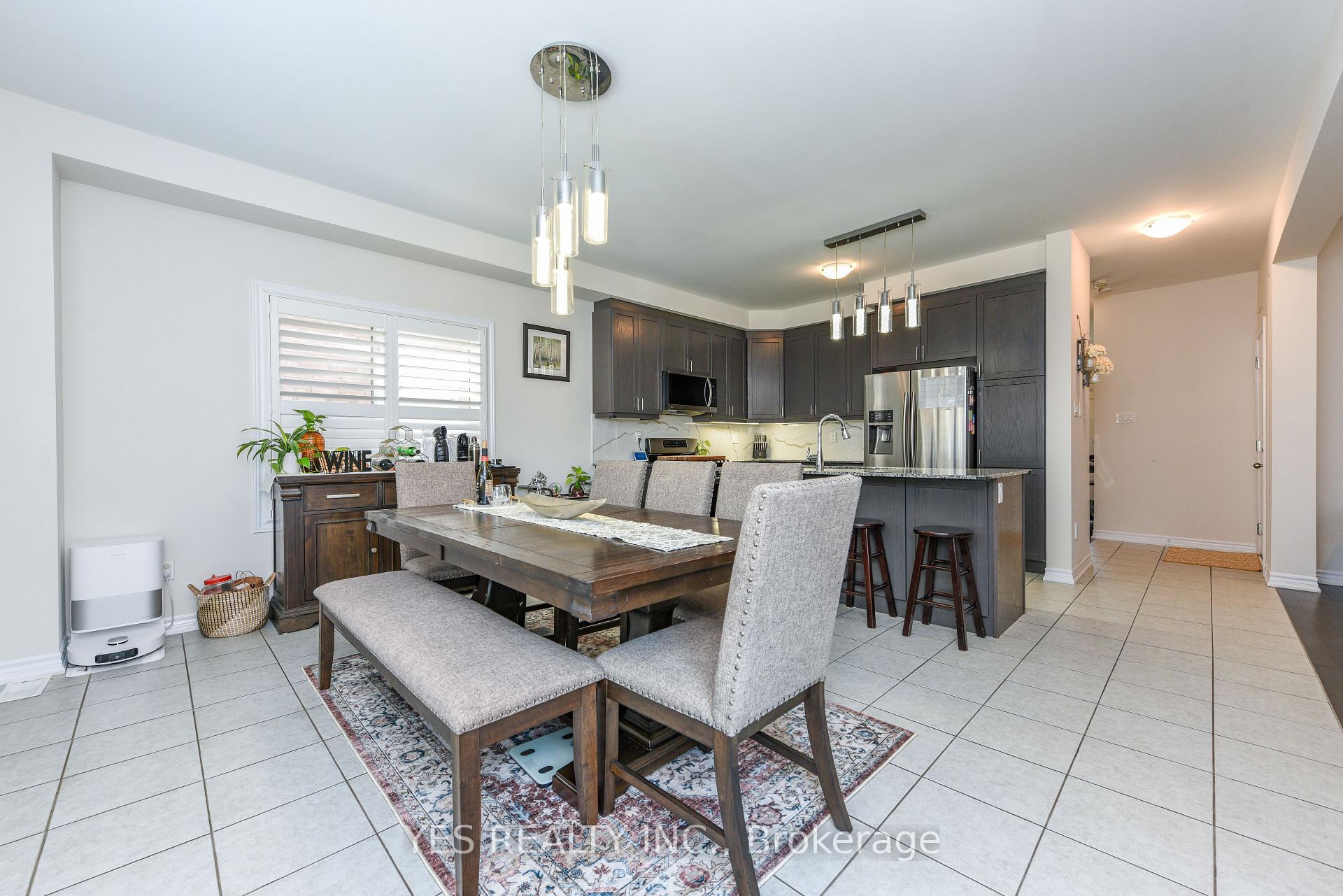 Photo 13 of 10 Masken Circle, Brampton, Northwest Brampton — HOMEH