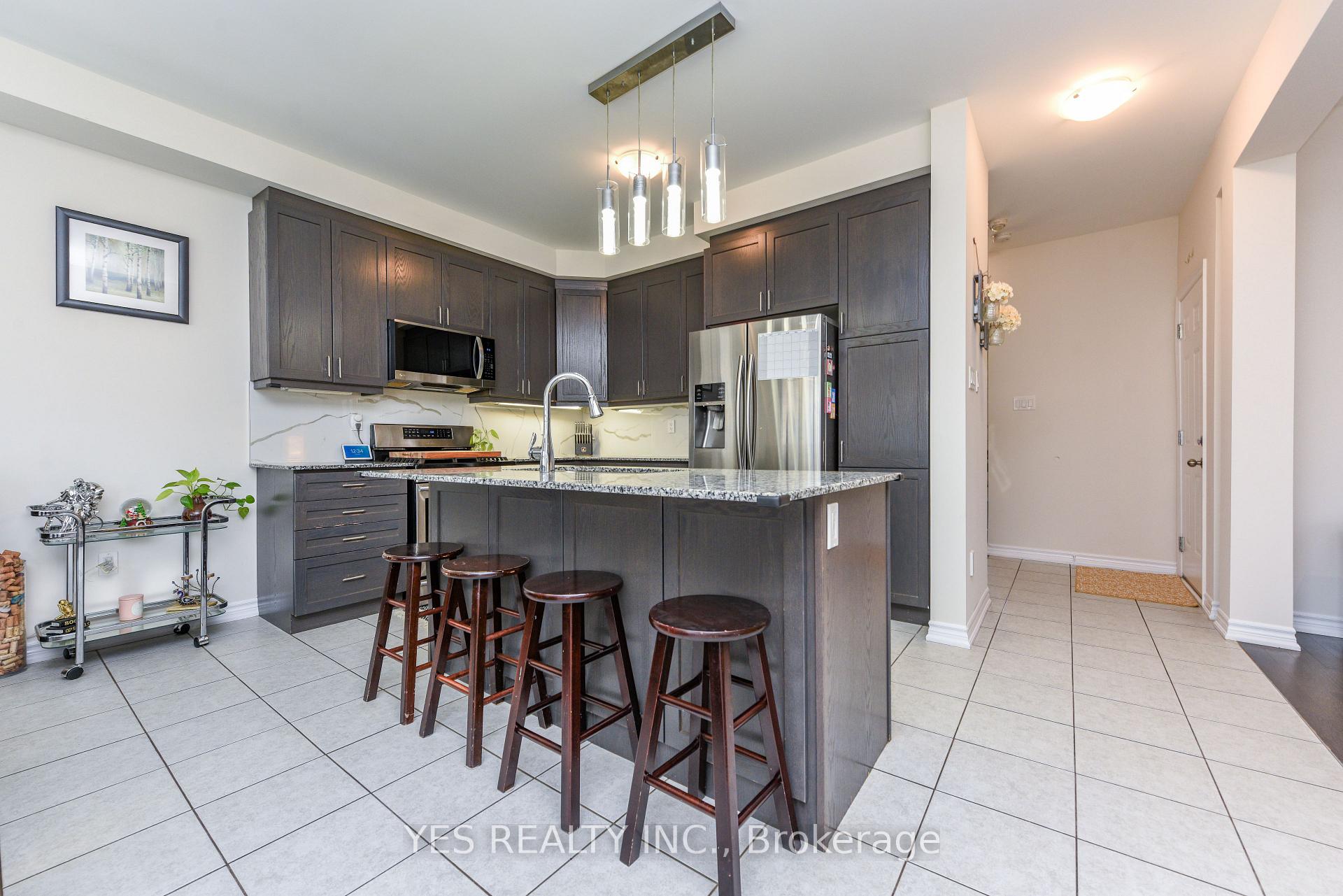 Photo 15 of 10 Masken Circle, Brampton, Northwest Brampton — HOMEH