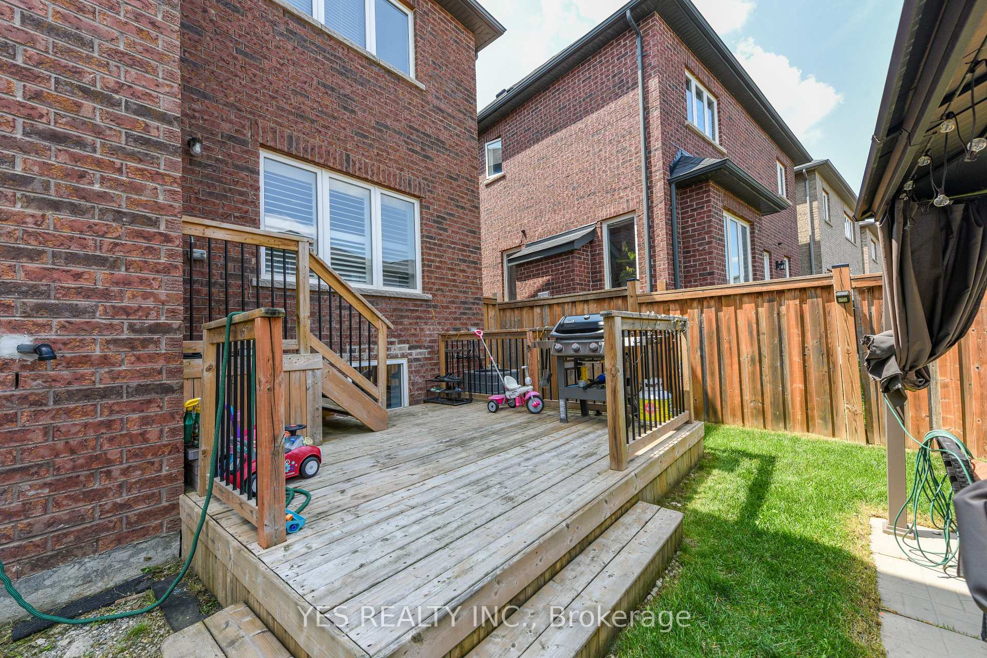Photo 46 of 10 Masken Circle, Brampton, Northwest Brampton — HOMEH