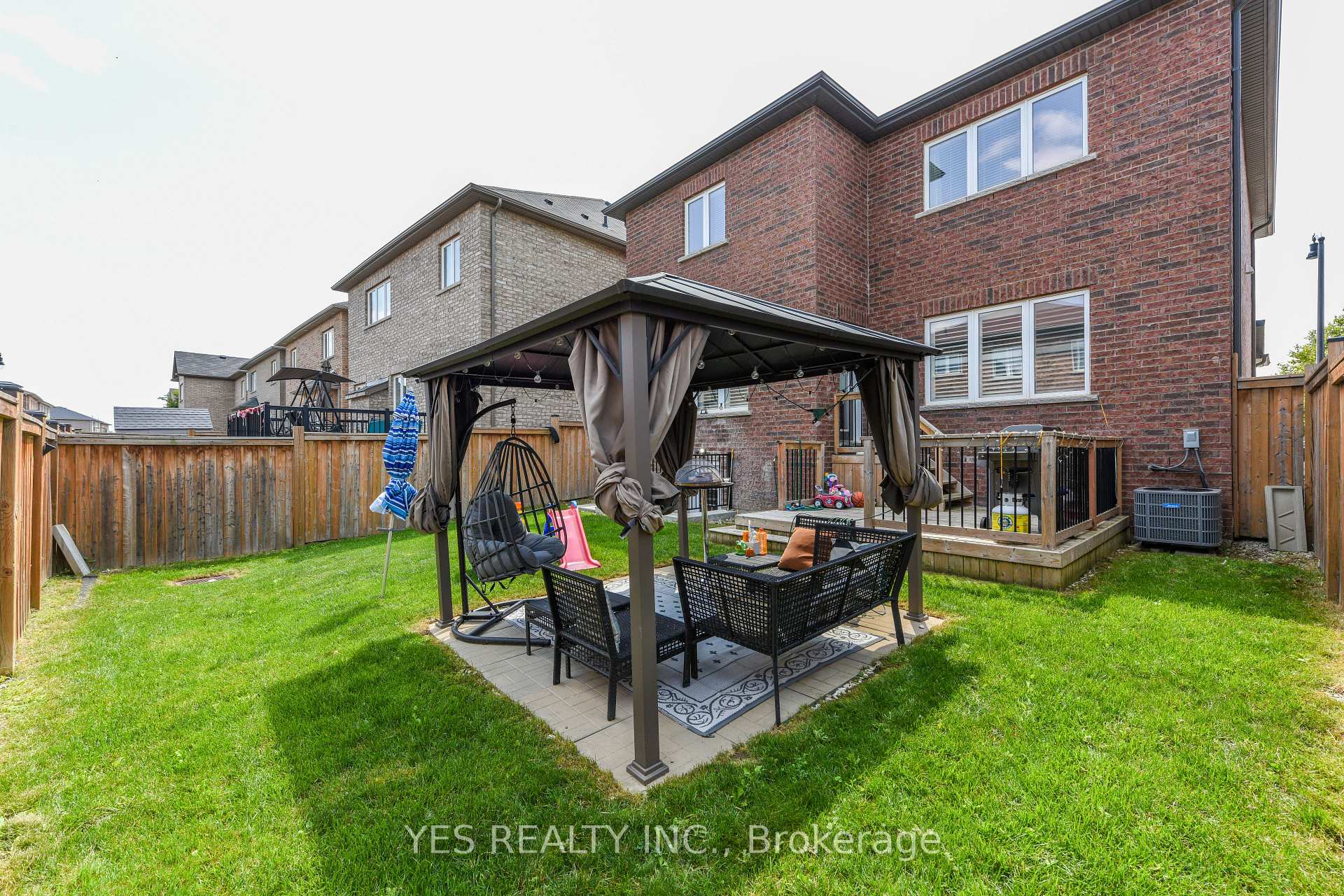 Photo 48 of 10 Masken Circle, Brampton, Northwest Brampton — HOMEH