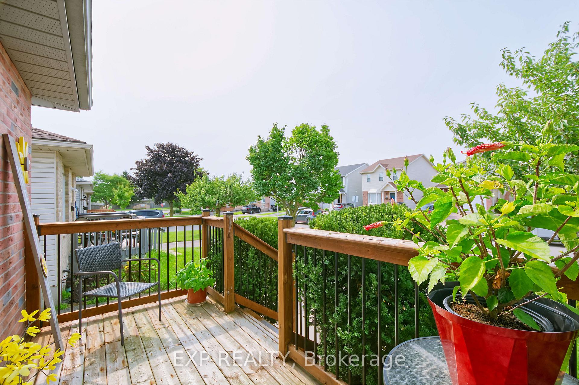 Photo 7 of 321 Simpson Crescent, London, East I — HOMEH