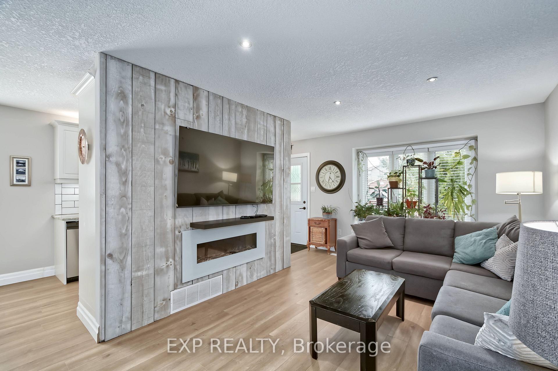Photo 13 of 321 Simpson Crescent, London, East I — HOMEH