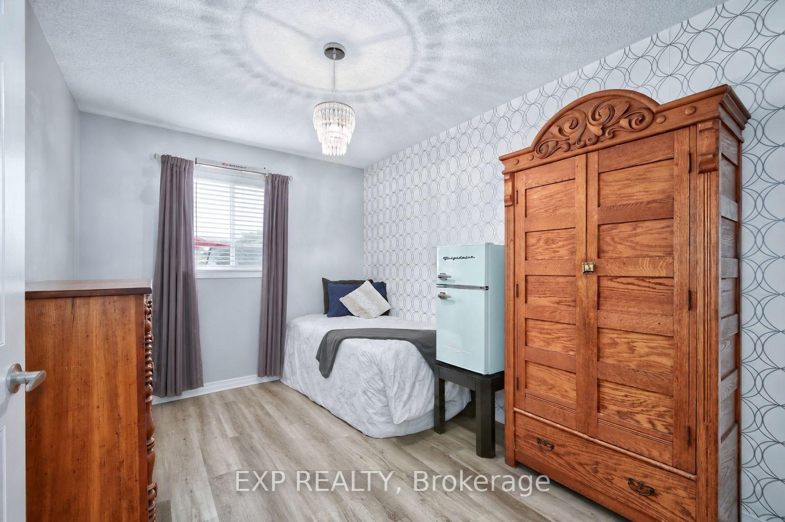 Photo 25 of 321 Simpson Crescent, London, East I — HOMEH