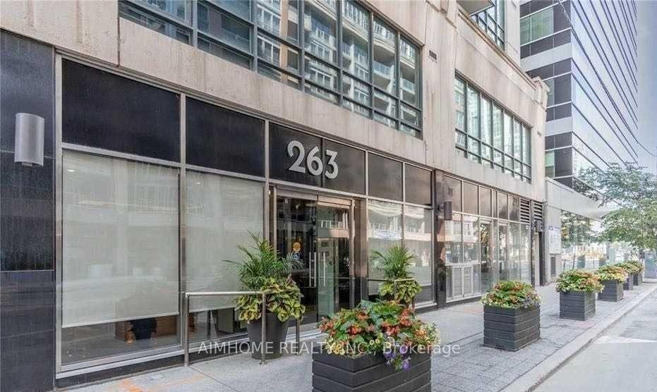 Photo of Unit 1206, 263 Wellington Street W