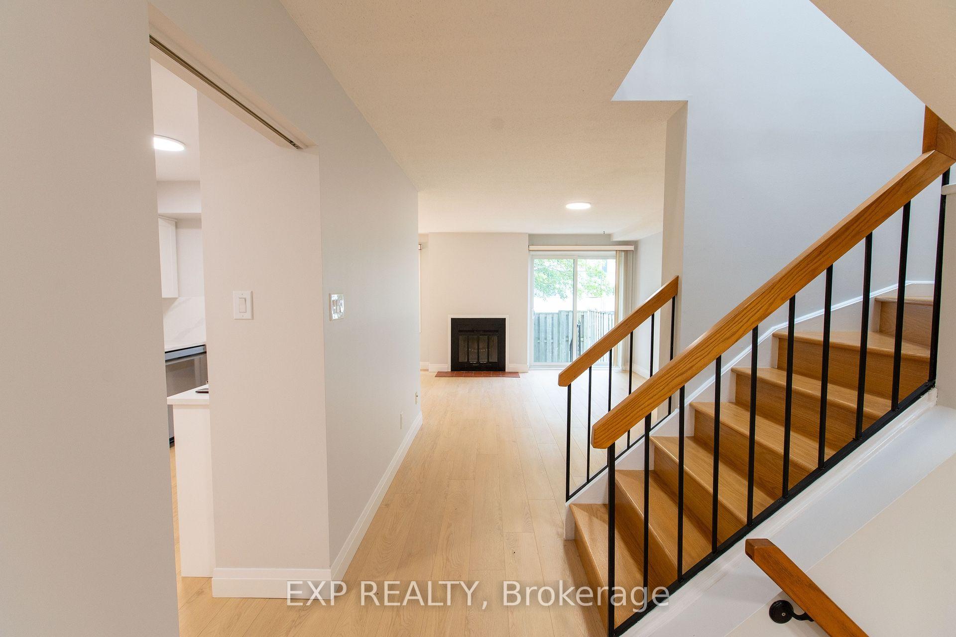 Photo 4 of Unit unit 7, 710 Coronation Avenue, Ottawa, Riverview Park — HOMEH